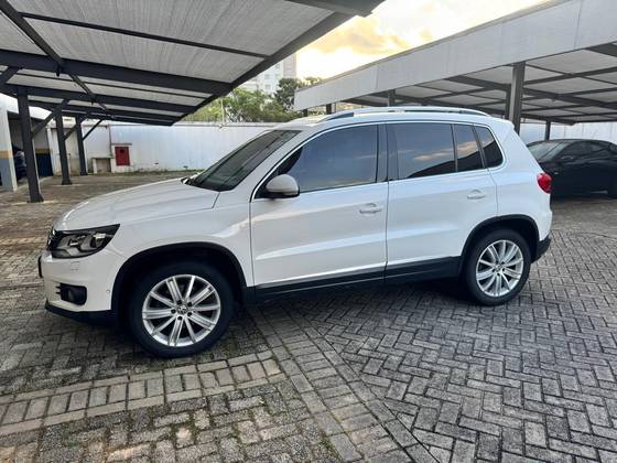 VOLKSWAGEN TIGUAN 2.0 TSI 16V TURBO GASOLINA 4P TIPTRONIC VOLKSWAGEN TIGUAN 2.0 TSI 16V TURBO GASOLINA 4P TIPTRONIC